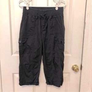 Maternity black cropped cargo pants, size S